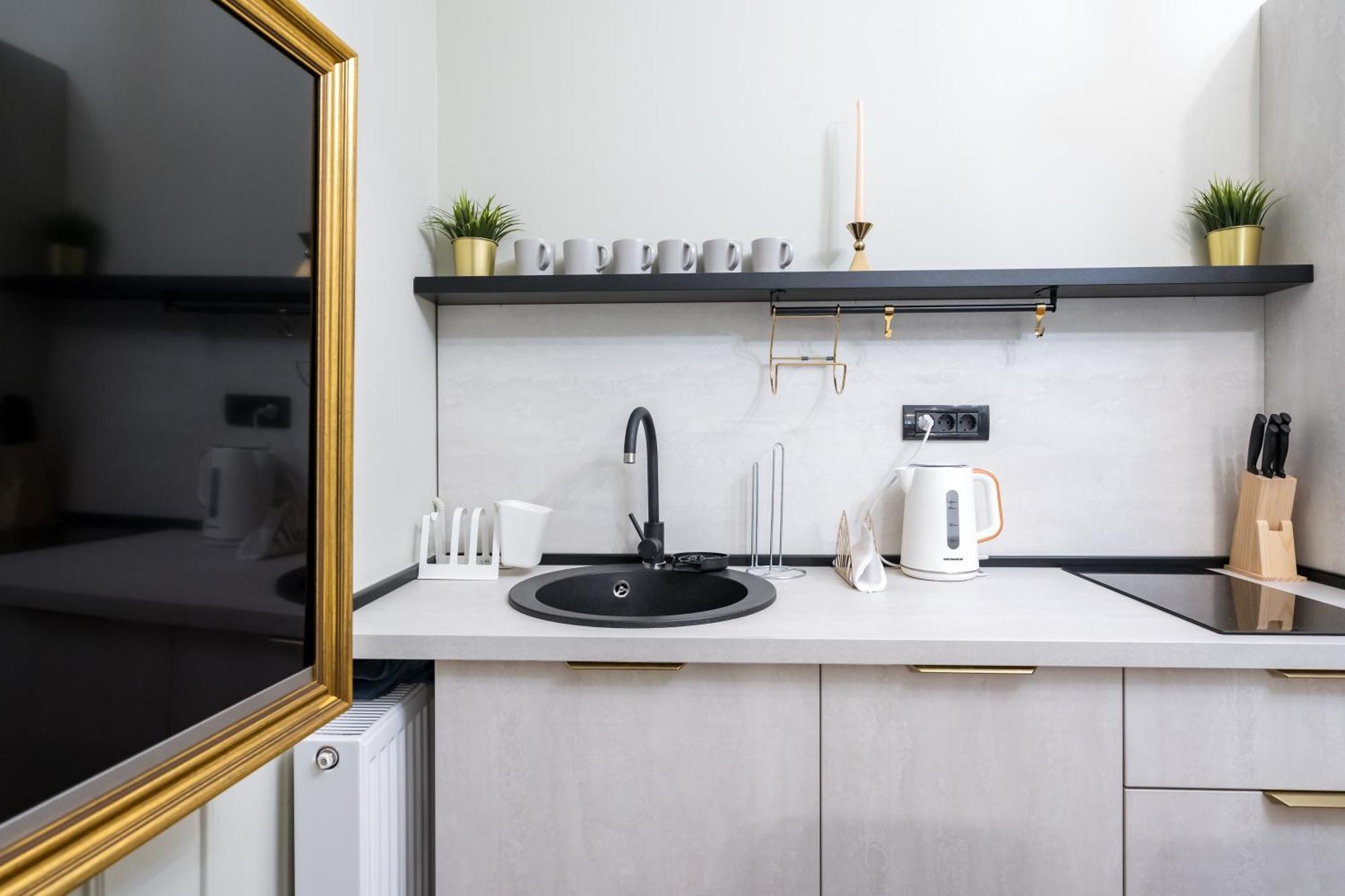 Highline Downtown Residences 6 Persons Family Apartment Bucarest Esterno foto