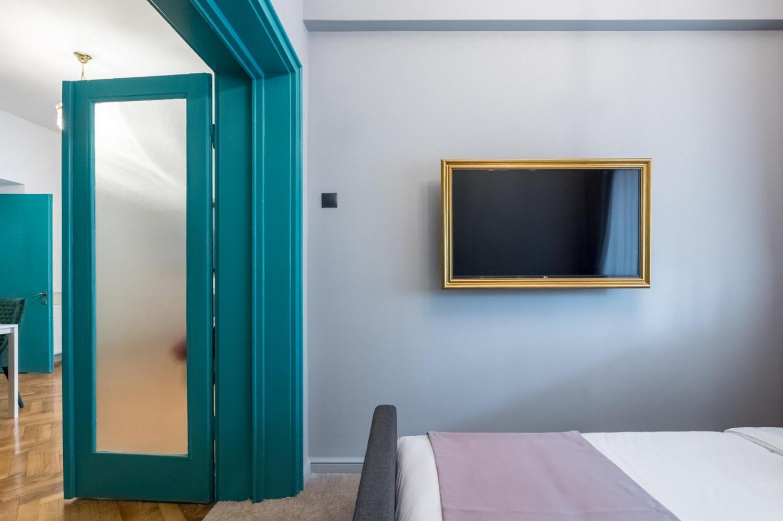 Highline Downtown Residences 6 Persons Family Apartment Bucarest Esterno foto