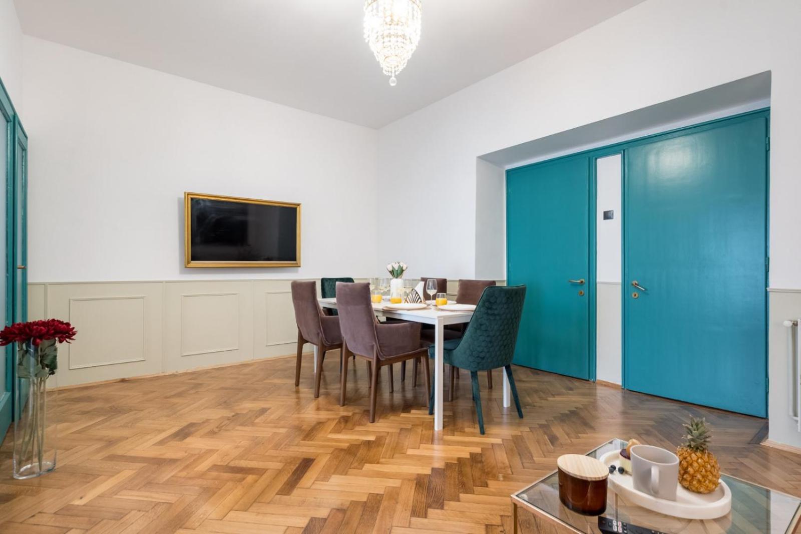 Highline Downtown Residences 6 Persons Family Apartment Bucarest Esterno foto