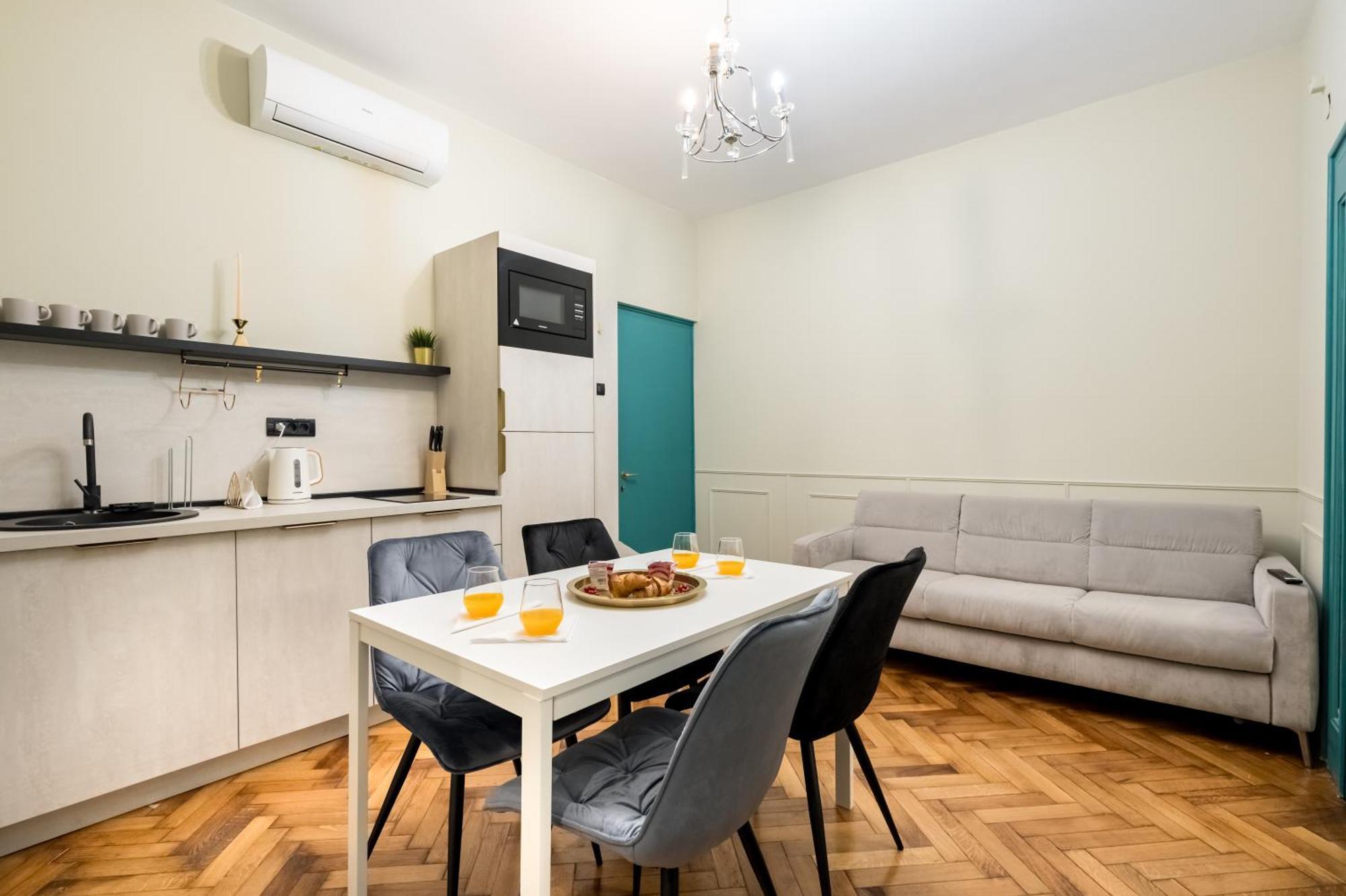 Highline Downtown Residences 6 Persons Family Apartment Bucarest Esterno foto