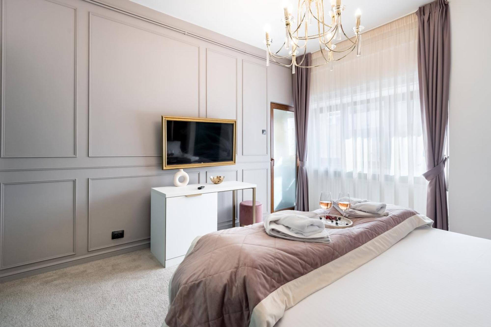 Highline Downtown Residences 6 Persons Family Apartment Bucarest Esterno foto