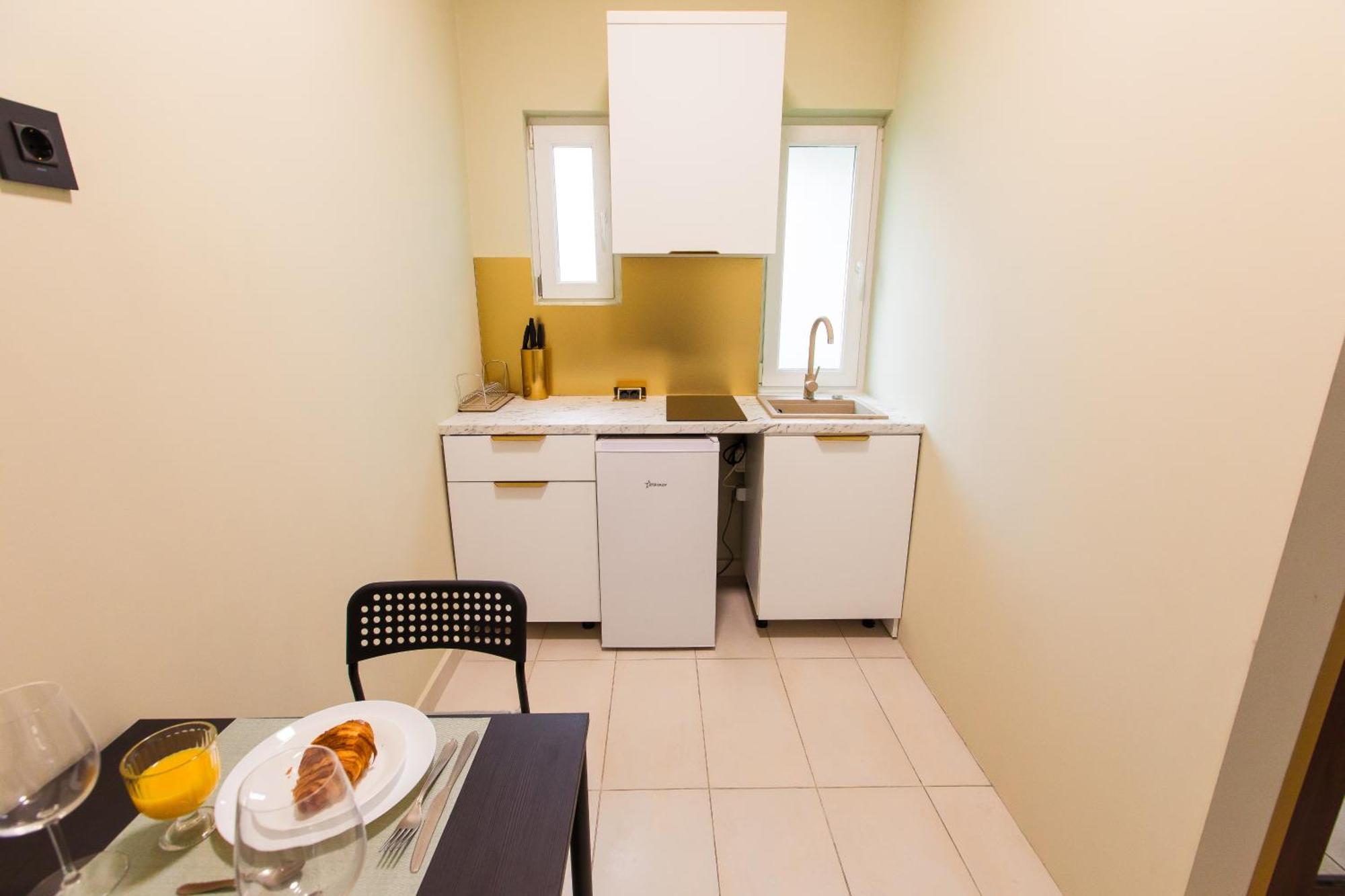 Highline Downtown Residences 6 Persons Family Apartment Bucarest Esterno foto